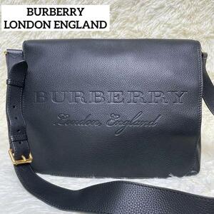 【極美品】BURBERRY LONDON バーバリーロンドン ショルダーバッグ 現行モデル エンボスロゴ カーフレザー シボ革 フラップ ブラック 黒