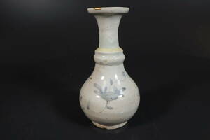 【和】(9271)　時代古作　初期伊万里　染付花文花生　花瓶