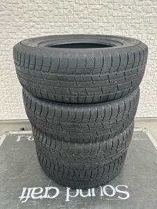 トーヨー　Winter TRANPATHTX スタッドレスタイヤ　215/70R16 100Q　バリ山 デリカＤ５等　本州/四国送料無料