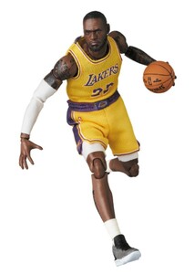 ○新品　メディコム・トイ　MAFEX　レブロン・ジェームズ　アクションフィギュア　NBA　レイカーズ　キング