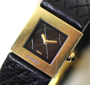 【CHANEL】シャネル マトラッセ K18YG 革ベルト クォーツ レディース　腕時計