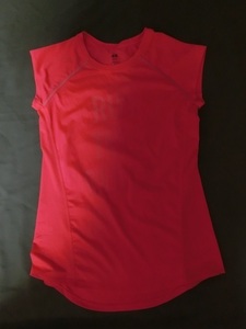 激レア 人気ブランド 【H&M】SPORT 【RUN THIS BLOCK】ロゴプリント入り袖短Tシャツ US Sサイズ ピンク 中古品