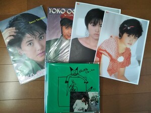 荻野目洋子(直接サイン入り )6点セット+おまけ付き!! パンフレット, レコード・フォルダー, 生写真, ピンナップ