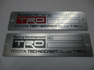 8 激レア！ TRD メタルコーションプレート？赤黒 ２枚セット (検索用) TOSCO スポーツコーナー テクノクラフト 綱島 7技 17技 ワークス