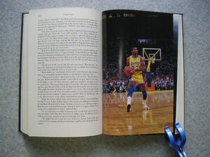 ∞　レイカーズ　THE LAKERS　 Roland Lazenbyローランド・レーゼンビー、著　 A Basketball Journey、刊