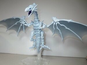 遊戯王　フィギュアライズスタンダード アンプリファイド　青眼の白龍 ブルーアイズ ホワイト ドラゴン　完成品　　24/4M(1)4-14　