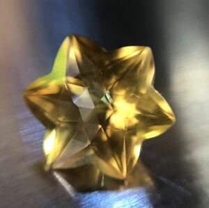 非加熱 VS 天然イエローシトリン 3.85 Ct カラット