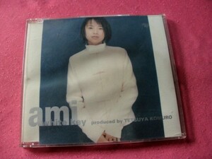 送料無料 ＵＳＥＤ 鈴木 亜美 white key CD