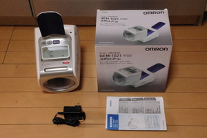 OMRON オムロン 上腕式血圧計 HEM-1021 スポットアーム(中古品)