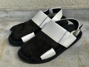 美品 マルニ MARNI イタリア製 レザーサンダル ファー 毛 革靴 紳士靴 モード デザイナーズ サンダル メンズ ブラック モノトーンmen italy