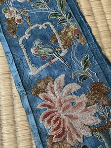 ★きものさらさ　アンティーク★I　中国布　中国刺繍　飾り布　相良刺繍　花鳥文様　清朝　面袋　装束　寺裂　時代裂　反物　古布　古裂