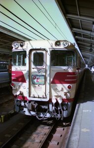 169　【３５㍉ネガ】キハ82気動車　ひだマーク　名古屋駅　カラーネガ１コマ