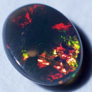 天然ブラックオパール/ルース/重さ0.31ct/サイズ縦6.0㎜ x横4.8㎜ x高1.8㎜/オーストラリア産/天然オパール/天然石