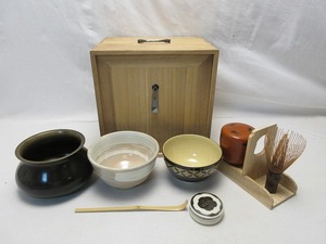 I04419 【 茶道具 桐 茶箱揃 8点セット 木製 野点 持ち運び 茶箱 】 検) 茶道具一式 煎茶道具 茶器揃 茶懐石 和食器 抹茶 茶道 茶器 ⅱ