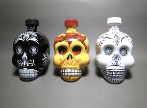 ドクロ　陶磁器　インテリア　３点　テキーラ　KAH　メキシコ　空き瓶　ガイコツ