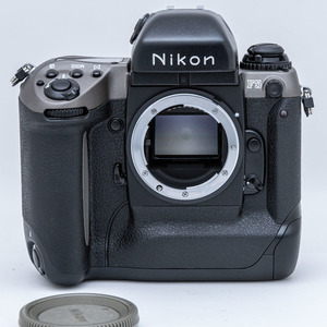 Nikon F5 50周年記念モデル　【管理番号007591】