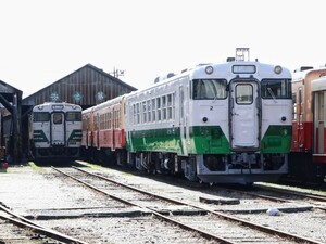 ◆[1-4197]鉄道写真:小湊鉄道 キハ40系(東北カラー)◆2サイズ