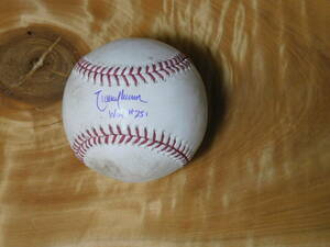 ランディ・ジョンソン　直筆サイン入りボール　実使用球　2005年5月27日　ヤンキースタジアム　MLBホログラム付き　スタイナー社証明書添付