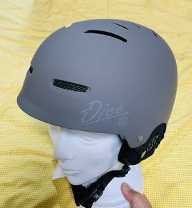 【即決】新品・未使用23モデル ヘルメット D5 MATTE GRAY ダイス フィドロックスナップ軽量高性能モデルグレー Lサイズ29%OFF