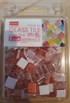 ガラスタイル（ダイソー）ピンク系1cm角×29個