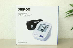 【未使用】OMRON オムロン上腕式 血圧計 HCR-7202 ヘルスケア 測定器 3F485