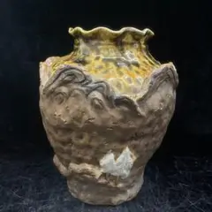 【随心堂】古伊万里　絶美彫刻　波型口花瓶　飾り壺　花器　日本の陶器　Ｗ12