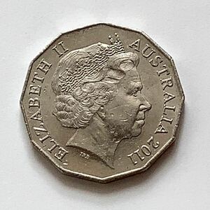 【希少品セール】オーストラリア エリザベス女王肖像デザイン 50セント硬貨 2011年 1枚