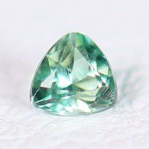 4255-8『天然ラズライト(天藍石)』0.04ct パキスタン産 ルース 色石 裸石 宝石