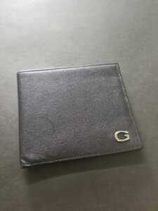 GUCCI　グッチ　黒　ブラック　二つ折り財布 2つ折り財布 コンパクト　財布　Gマーク　イタリア製　