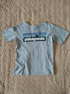 patagonia☆ パタゴニア　キッズ　男女兼用　半袖Tシャツ　ロゴTシャツ　sizeМ　10歳 　140