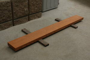 欅　けやき　ケヤキ　無垢材　柾目材　棚板　彫刻材　長さ93.0cm　幅10.3cm　厚み2.5cm