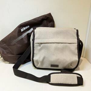 A)Nikon/ニコン カメラバッグ 布製 ベージュ 鞄 袋付き ショルダーバッグ ブラウン アイボリー 黒 ブラック シンプル にこん D2601