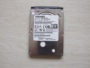 ☆ TOSHIBA MQ01ABF050 7mm 2.5インチHDD 500GＢ（8201時間）☆4030