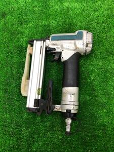 【中古品】★makita(マキタ) エアタッカ AT425BZK / IT46J42Z92QI