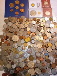 425　1円～ 世界のコイン各種4.04kg　アメリカ 中国 アフリカインドネシア フランス イギリス ロシア等 希少コイン大量 未鑑定コイン