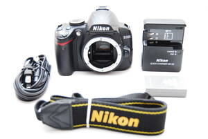 ★美品　ニコン　Nikon デジタル一眼レフカメラ D3000 ボディ★
