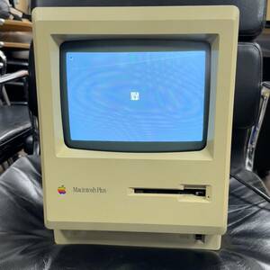 Macintosh Plus M0001A 本体