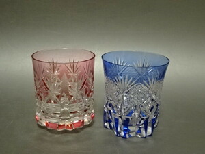 【雑貨】カガミ　クリスタル　グラス赤青二個