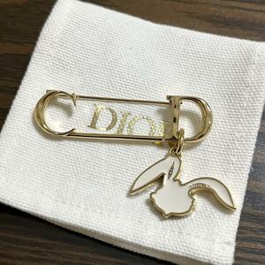 ［極美品・希少］クリスチャンディオール DIOR BY ERL コラボ　うさぎ　ブローチ　ゴールドカラー