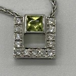 Nina Ricci NR ニナリッチ ペンダント ペリドット ネックレス 0.21ct Pt900 プラチナ スクエア ブランド 美品 中古 necklace