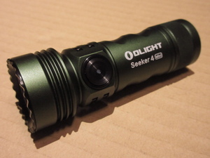 OLIGHT　Seeker４Mini　アーミーグリーン　色温度 : NW(4000-5000K)