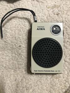 【昭和レトロ】携帯ラジオ　AIWA　AR-777　中古美品