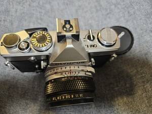 オリンパス　OM-1Nフィルムカメラ＋OLYMPUS M-SYSTEM F.ZUIKO AUTO-S 1:1.8 レンズ　■b1