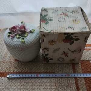 昭和レトロ　薔薇装飾　陶器の小物入れ