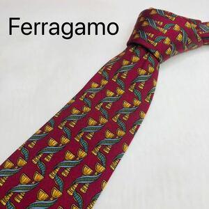 Ferragamoフェラガモ　ネクタイ　ハイブランド　ワインレッド総柄　高級シルク100%