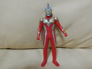 BANDAI 　　ウルトラヒーローシリーズから　ウルトラマンマックスのソフビです。 