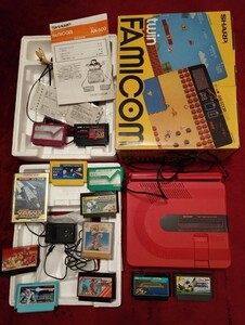 シャープ 　ツインファミコン　本体　　　　　　　　　　ファミコンソフトいろいろ