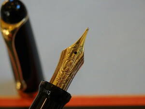 ◆【希少】ハイレグニブ AURORA アウロラ 88 オッタントット ブラックGTラージサイズ万年筆 ペン先：14Kソリッドゴールド