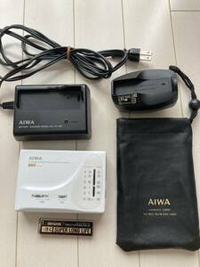 レア色　AIWA HS-RL50 Whiteホワイト BBE SYSTEM ☆ ポータブルカセットプレーヤー ★ 通電確認済みジャンクJANK ★ 