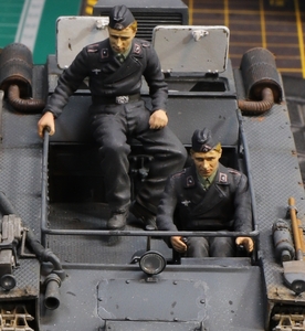 1/35 ドイツ軍 Ⅰ号兵員輸送車（乗員フィギュア×2体付き）制作完成品